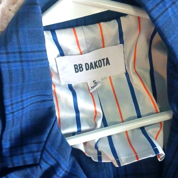 Blazer - Picture 2 of 4